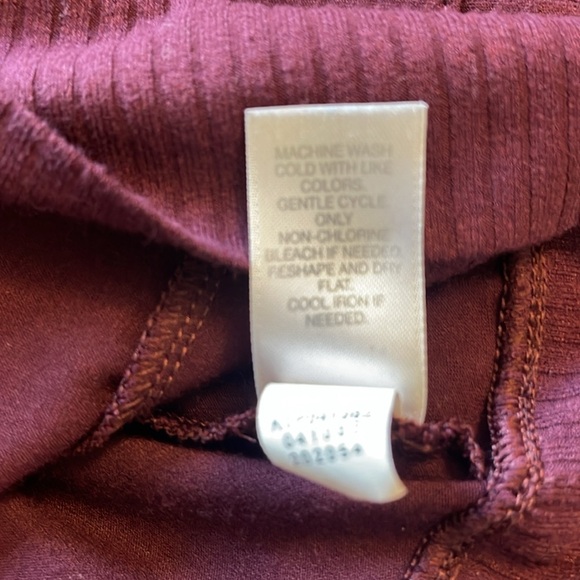 J Jill - Wearever collection maroon open neckline long sleeve top - size M - Picture 5 of 5